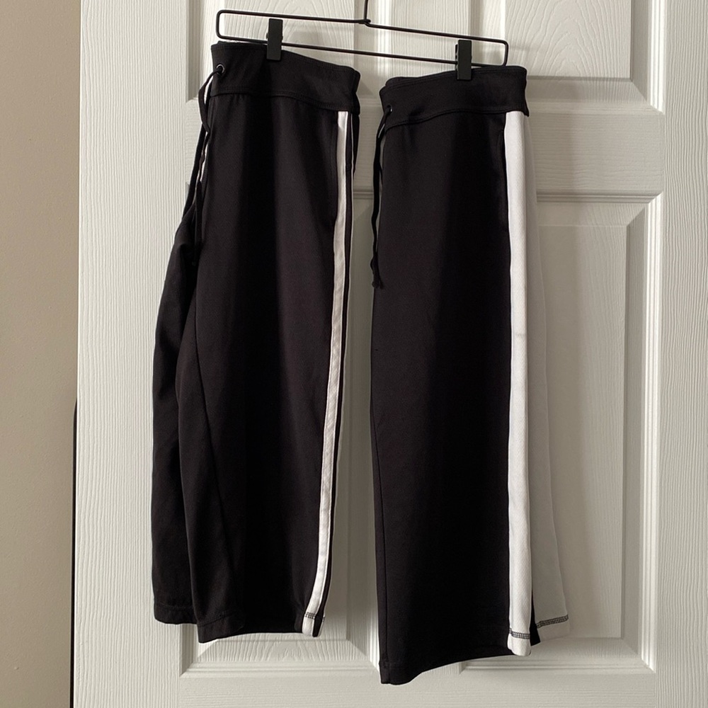 2 pairs Danskin lounge capris